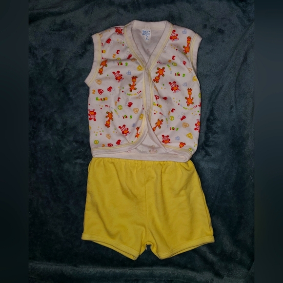 0-3 month unisex outfit - Picture 1 of 1